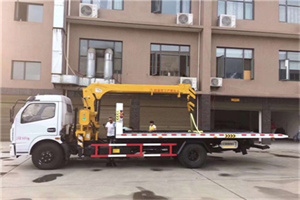 黄松峪乡附近汽车轮胎更换